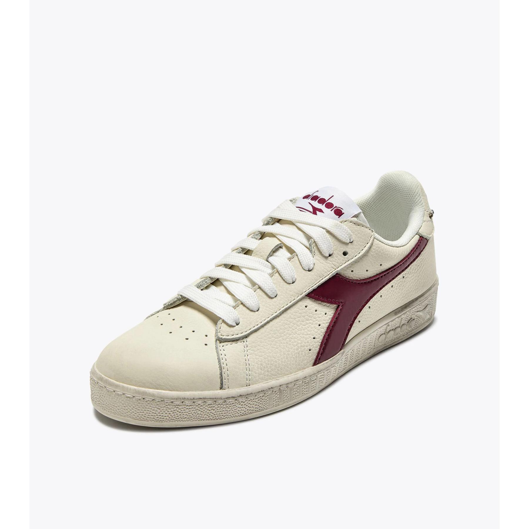 product/d/i/diadora-501-182170-45084-pomegranate-2.jpg