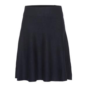 50109695-194011-falda-culture-annemarie-saluda